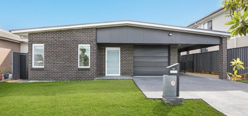 ROSEMEADOW HOUSE FRONTAGE